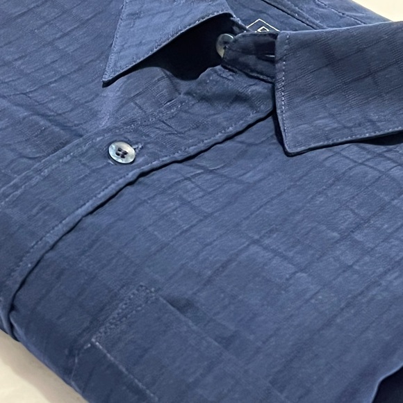 DENVER HAYES MEN’S BUTTON UP SHIRT (L) - Picture 8 of 8